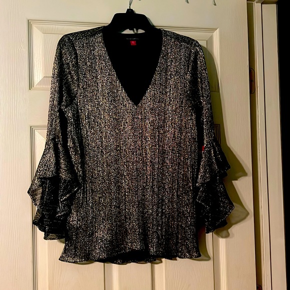 Vince Camuto Shimmer Foil Double Layer Hem Blouse. NWT. Size M. Rich Black. New! - Picture 1 of 8